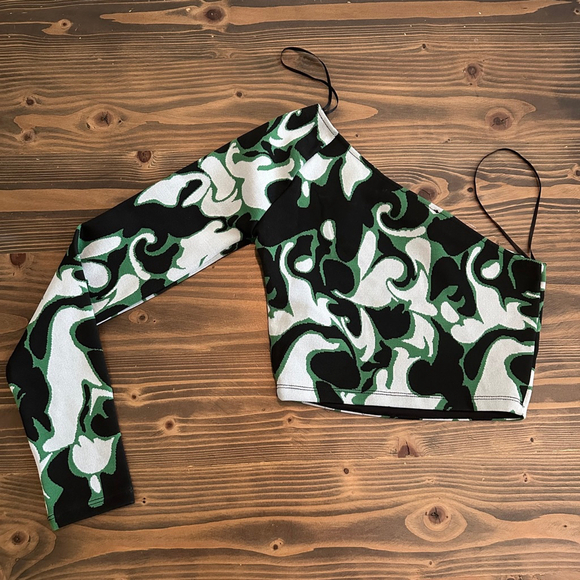 New with Tags ZARA Women’s Black Green Abstract One-Shoulder Crop Top S Trendy - Picture 4 of 6